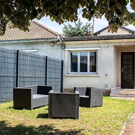 Maisonnette Avec Jardin, Parc Du Chene Bron Exterior foto